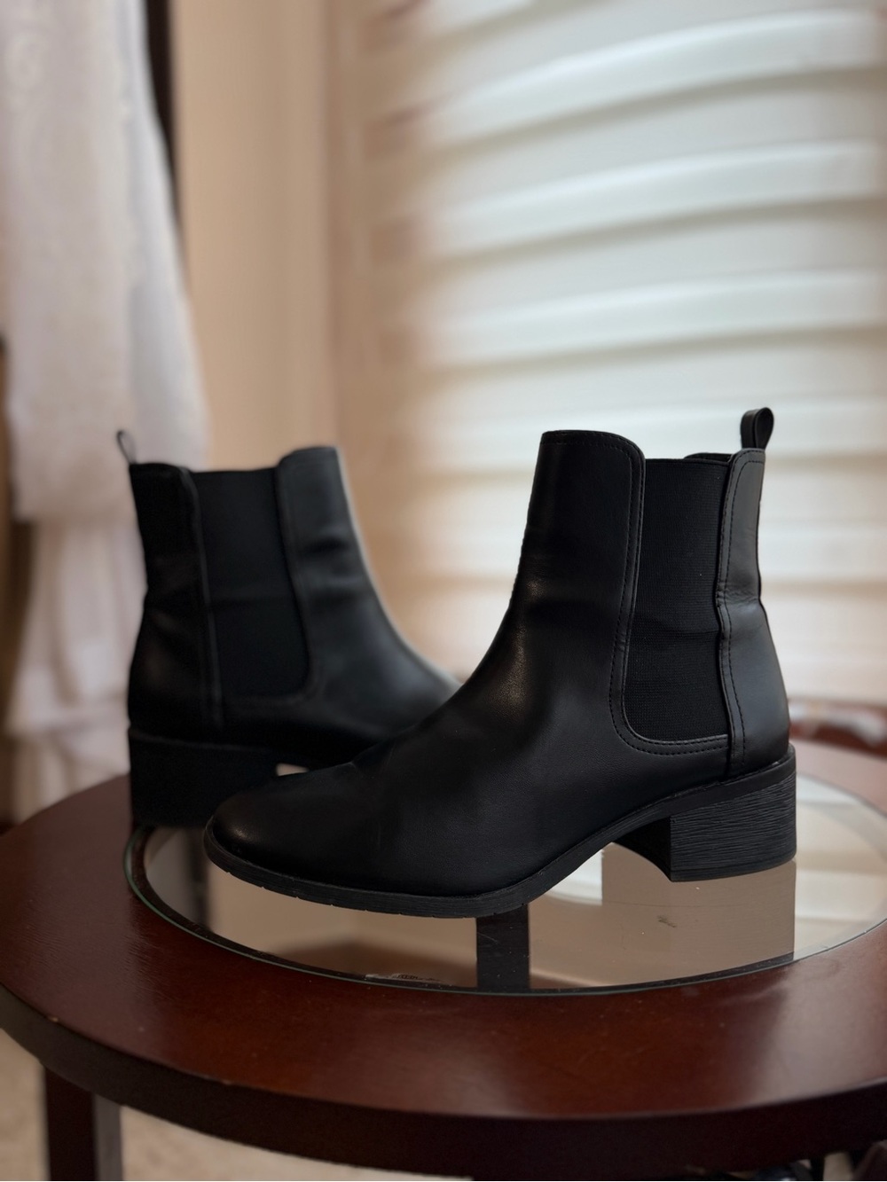 Kenneth Cole Black Leather Chelsea Ankle Boots